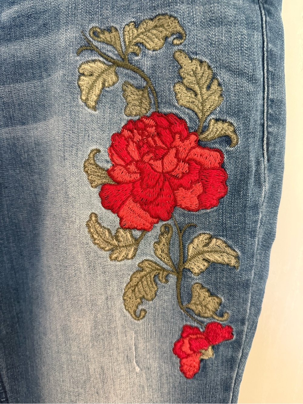 Vintage America Blues Bestie Jean Embroidered Floral Jeans Women's 10/30 Boho - Picture 2 of 6